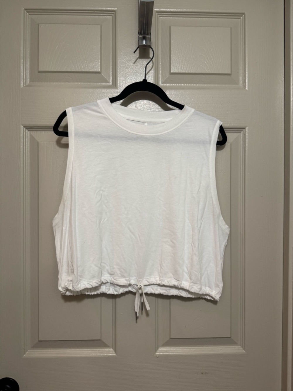 Lululemon White Cropped Muscle Tee
